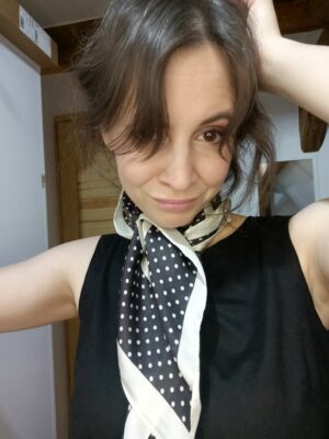 Apaszka w groszki czarna